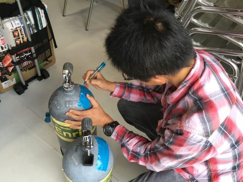 シリンダーに使う人が明記